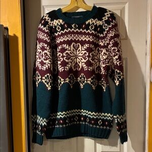 Tommy Hilfiger Green,  Burgundy and Cream Patterned Crewneck Sweater
Ski season